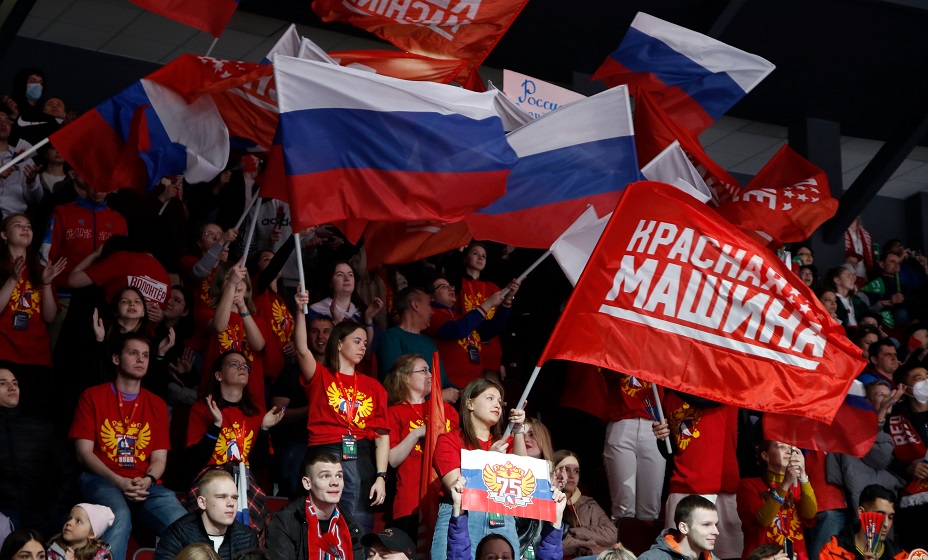 IIHF запретила болельщикам посещать матчи ЧМХ-2024 с флагами России и Белоруссии. Фото: Global Look Press