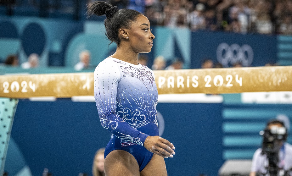 Американка Байлз упала с бревна и заняла 5-е место на Олимпиаде. Фото: Global Look Press
