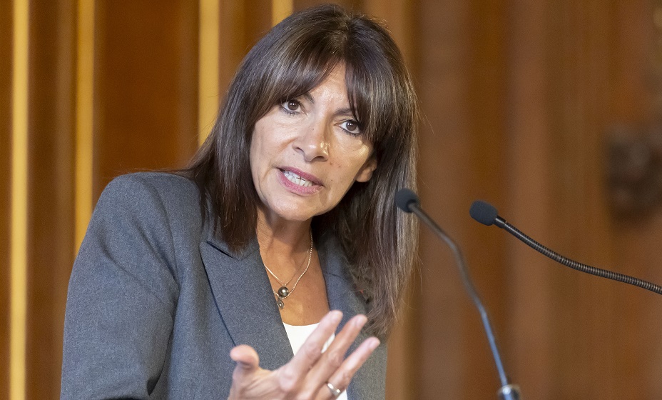 Мэр Парижа Идальго заявила, что олимпийские соревнования на открытой воде пройдут в Сене. Фото: Global Look Press