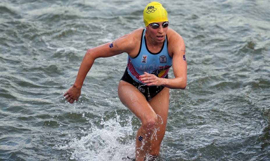 Бельгийскую триатлонистку Клэр Мишель госпитализировали с кишечной палочкой после заплыва в Сене. Фото: Reuters