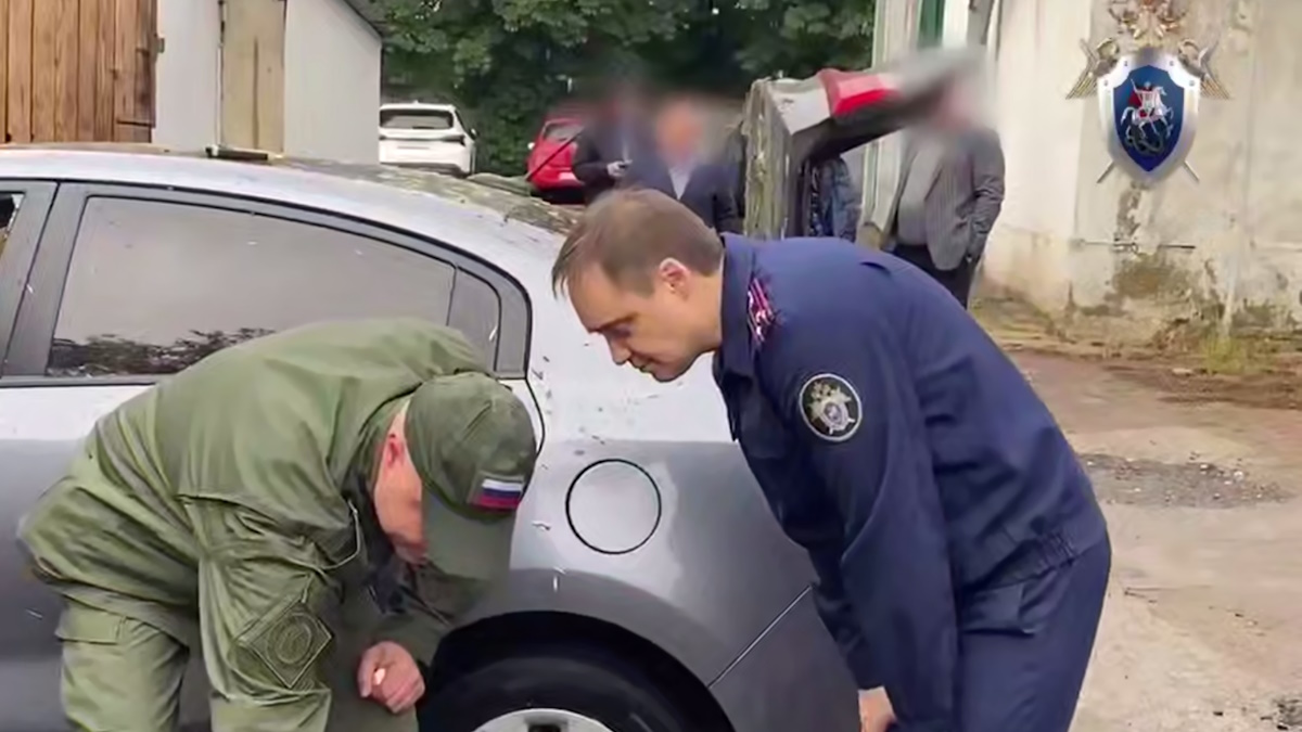 Следователи работают на месте убийства. Фото: стоп-кадр видео