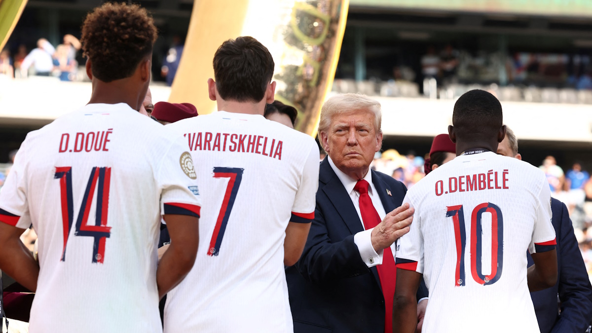 Дональд Трамп принял участие в награждении победителей КЧМ. Фото: REUTERS