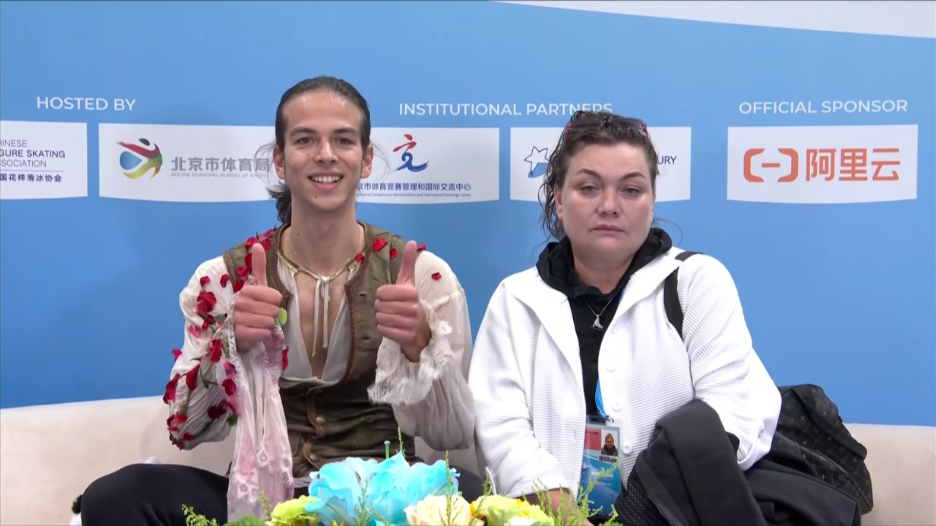 Петр Гуменник на турнире в Пекине. Фото: стоп-кадр прямой трансляции ISU