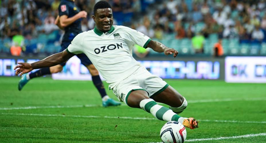 Джон Кордоба борется за мяч. Фото: Соцсети ФК