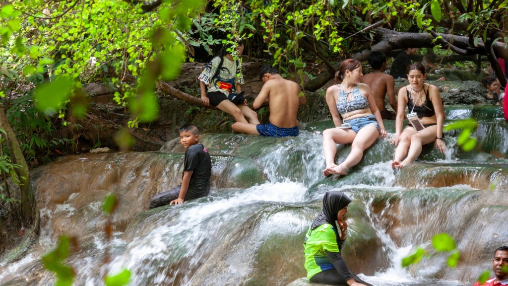 Горячий водопад Ron Waterfall, Краби.