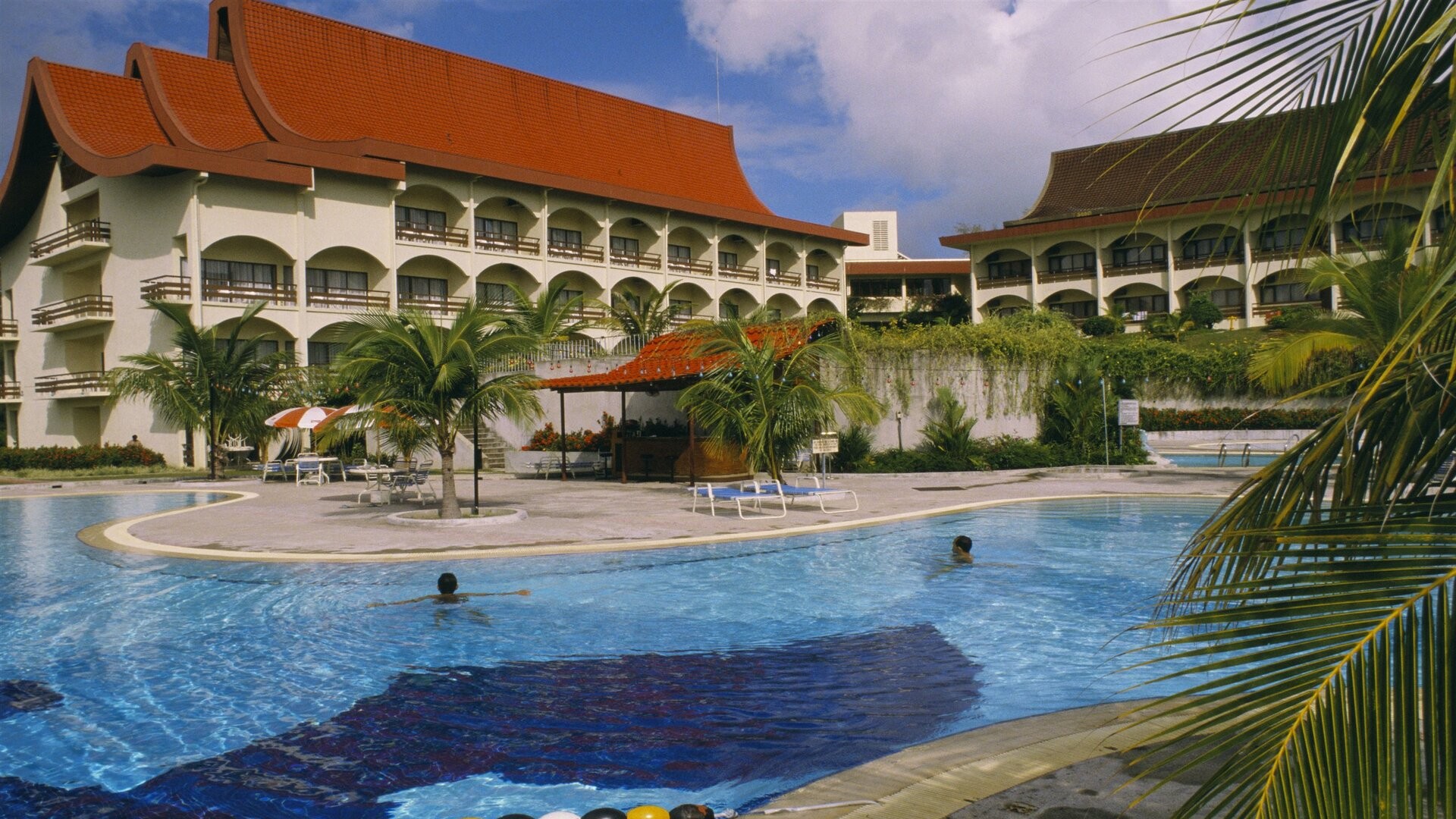 Бассейн в роскошном отеле на острове Лангкави, Малайзия.