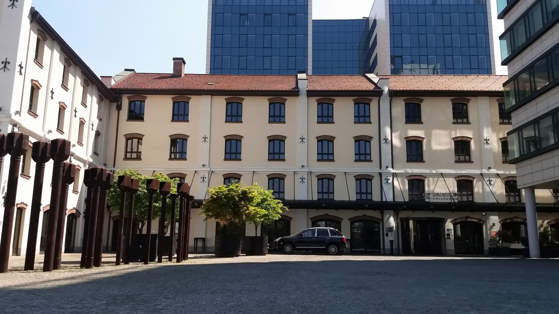 Внешний вид отеля Radisson Old Mill Belgrade.